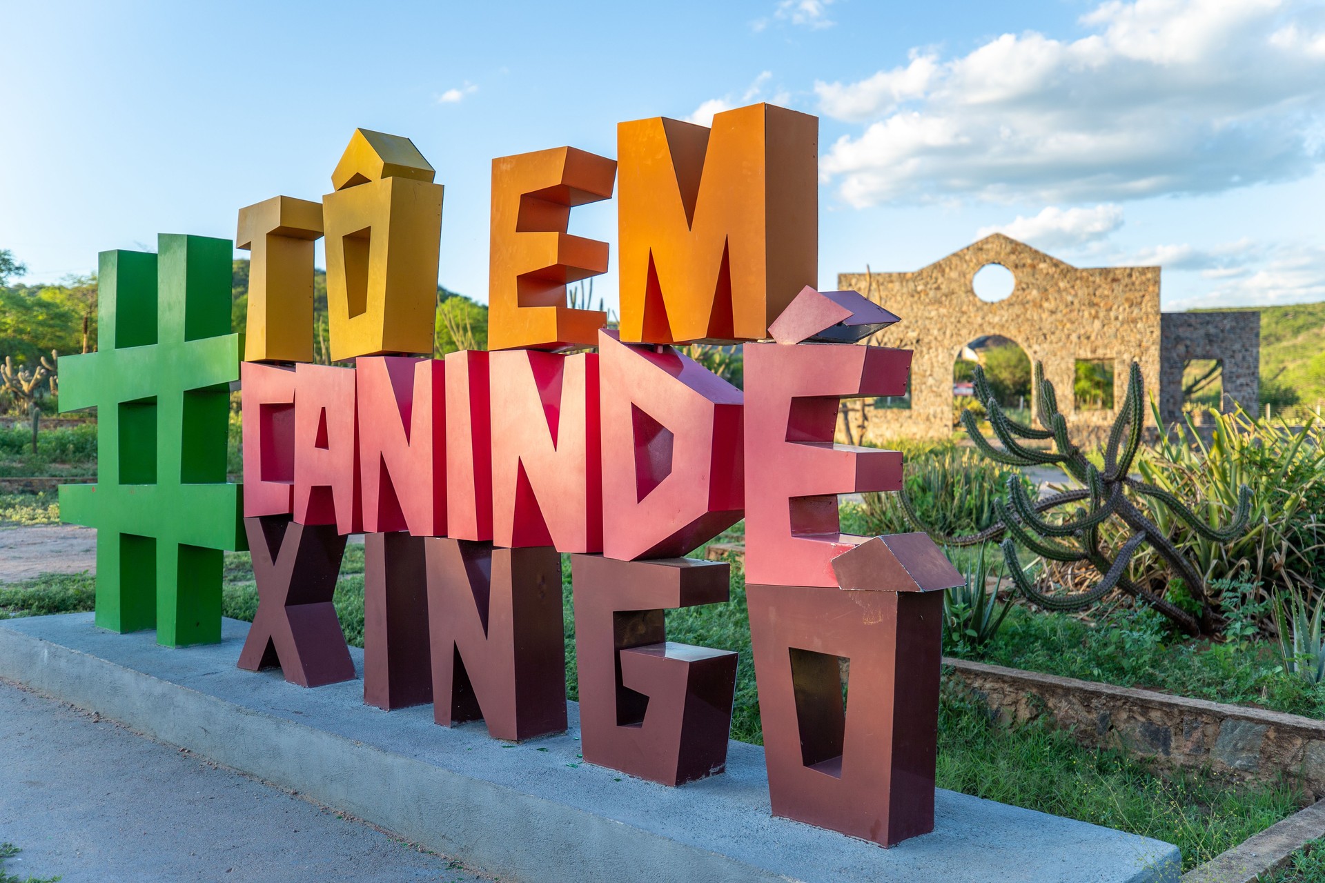 Landmark sign that says: "I'm in Canindé - Xingó". Canindé de São Francisco, Sergipe (Brazil)